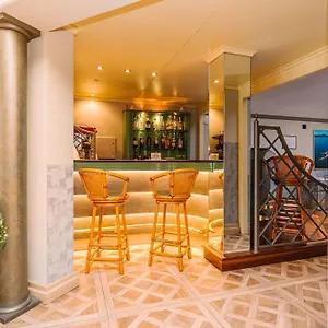 Hotel Crystal Varèse